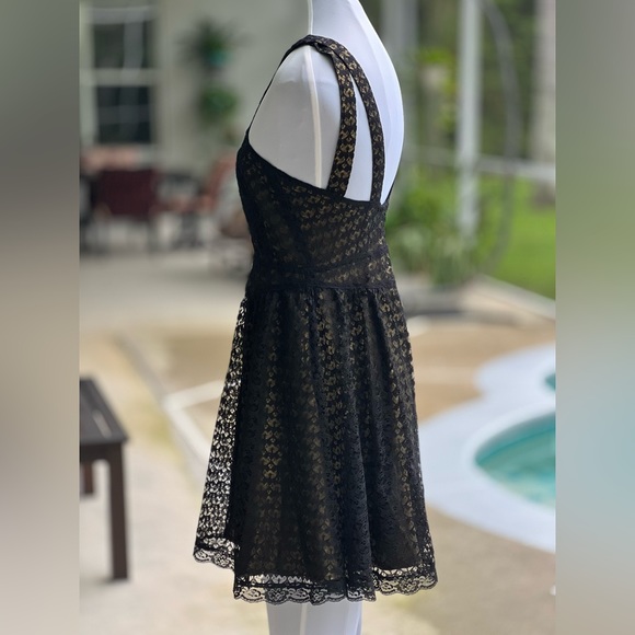Victoria's Secret Moda International Black Gold Lace Mini Dress Size 8 New - Picture 3 of 10
